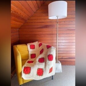Rare Vintage Find**  70s Crochet Blanket Rose Floral Tile Design Hand Made